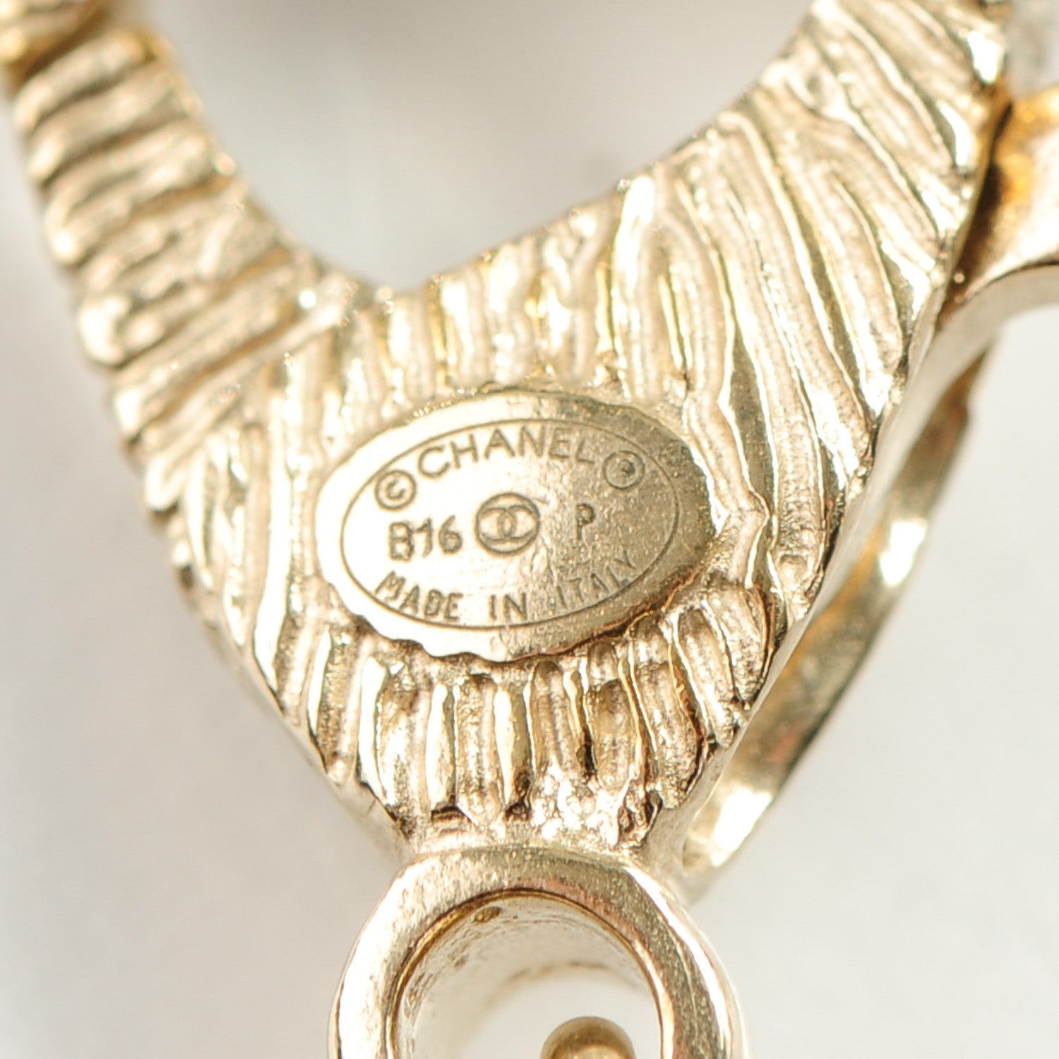 Chanel Pearl Beaded CC Short Necklace Gold Black 4 of 5