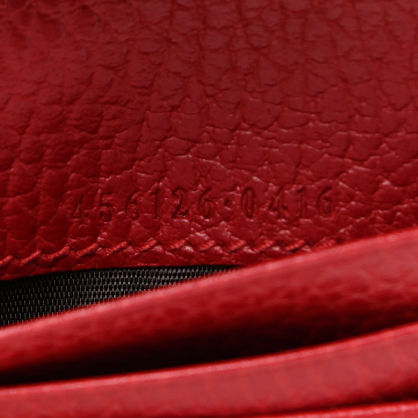 Pebbled Calfskin GG Marmont Card Case Hibiscus Red