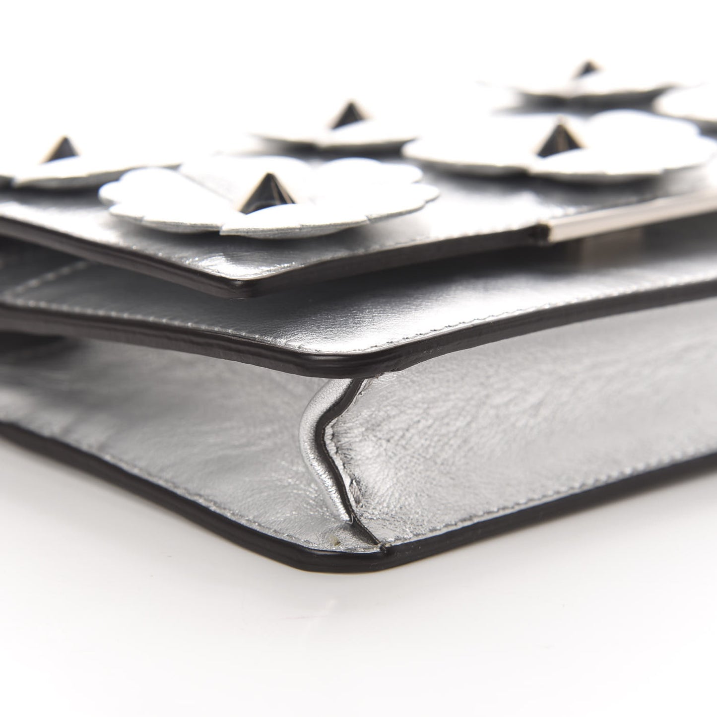 Vitello Catalan Mirror Flowerland Tube Wallet On Chain Argento
