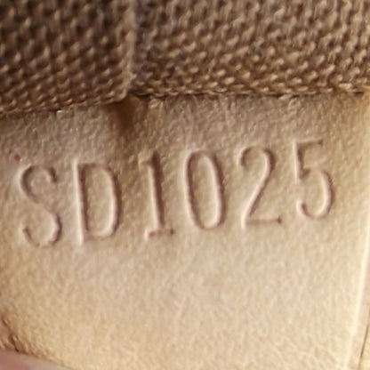 Louis Vuitton Monogram Cabas Mezzo 6 of 8