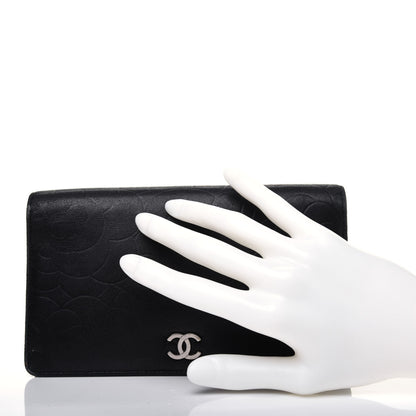 Chanel Lambskin Camellia Embossed Yen Wallet Black 2 of 26