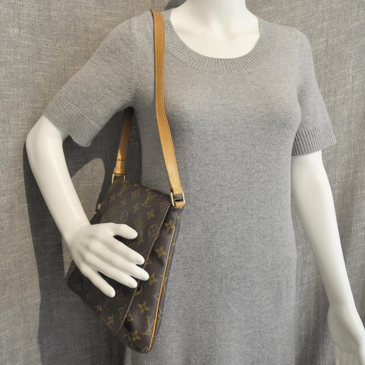 Louis Vuitton Monogram Musette Salsa 3 of 10