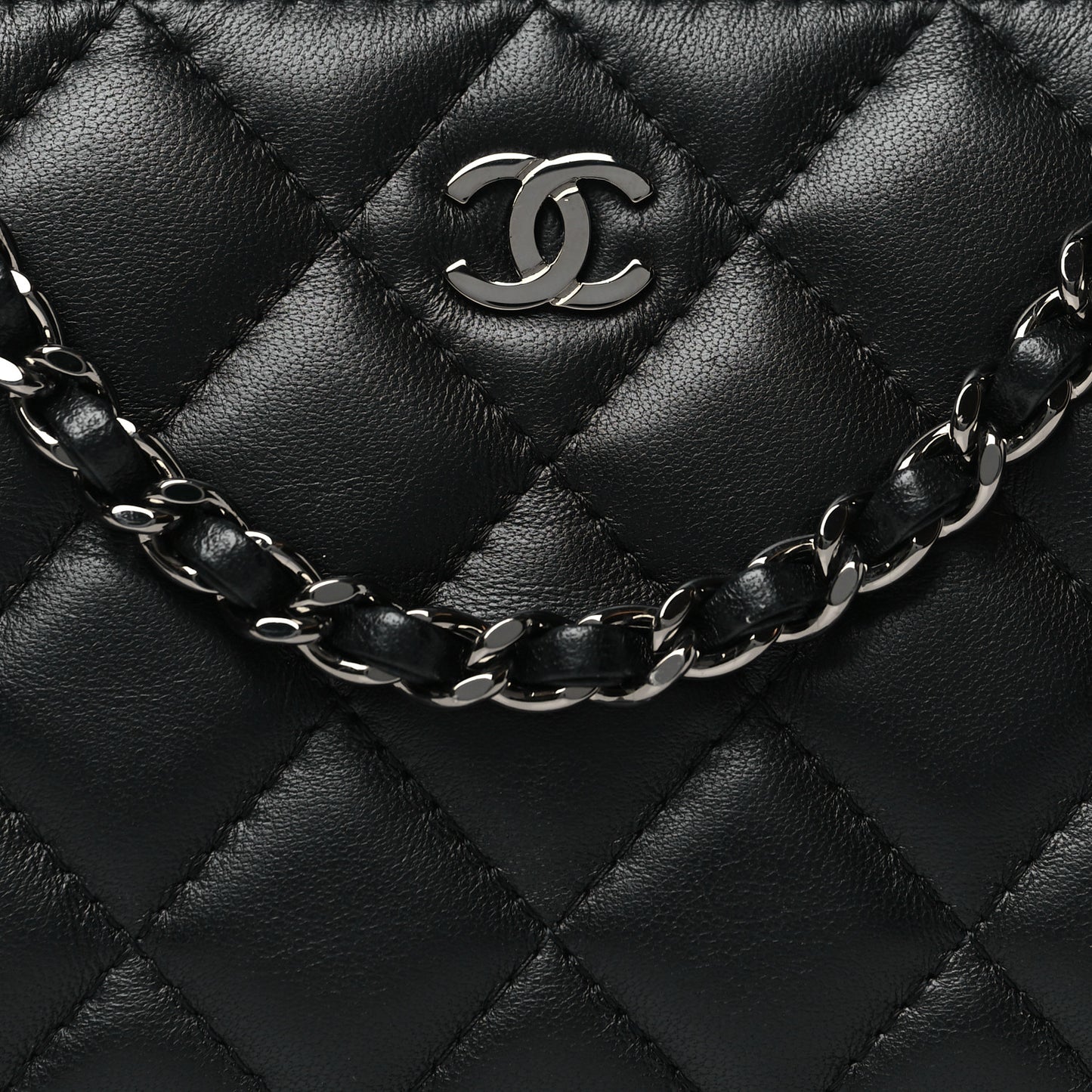 Lambskin Quilted Small Clutch With Chain Black