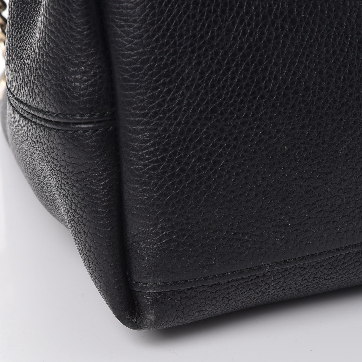 Pebbled Calfskin Medium Soho Chain Shoulder Bag Black