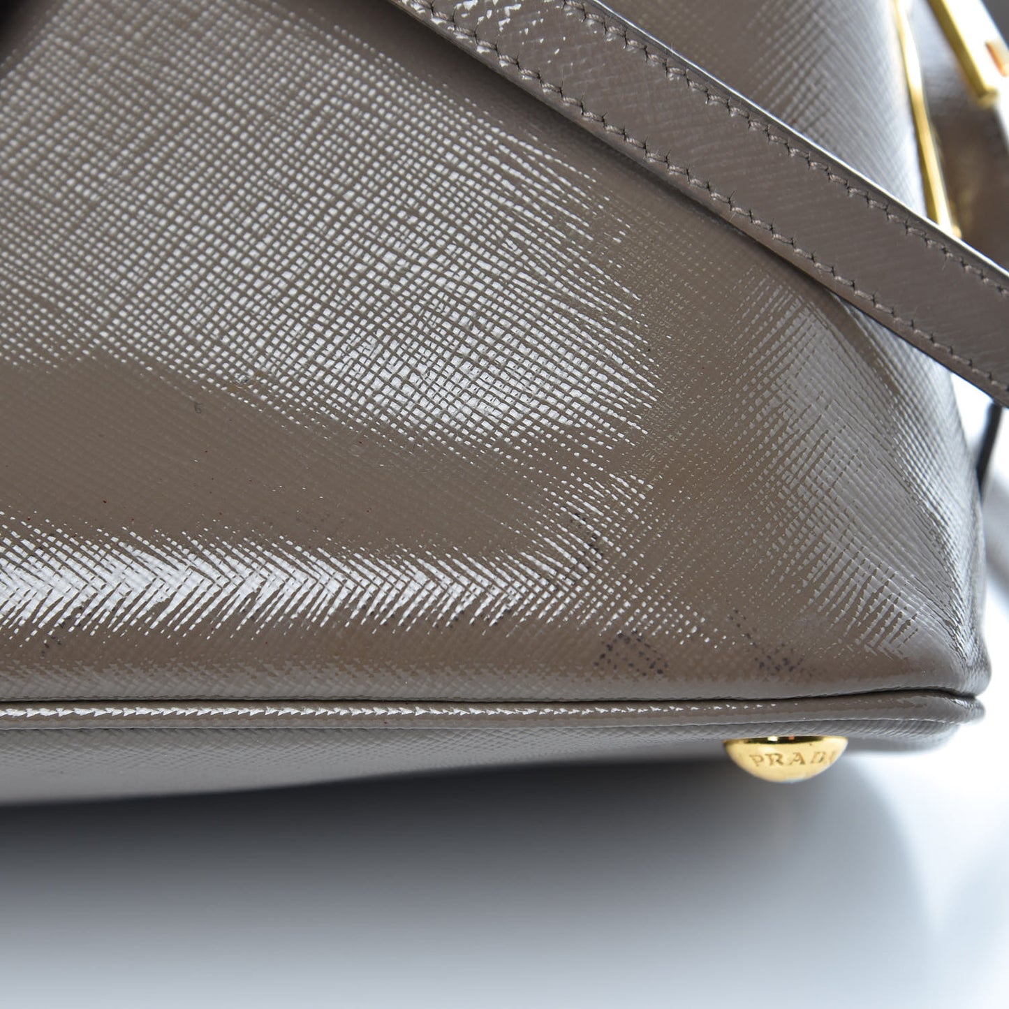 Saffiano Vernice Medium Promenade Tote Argilla