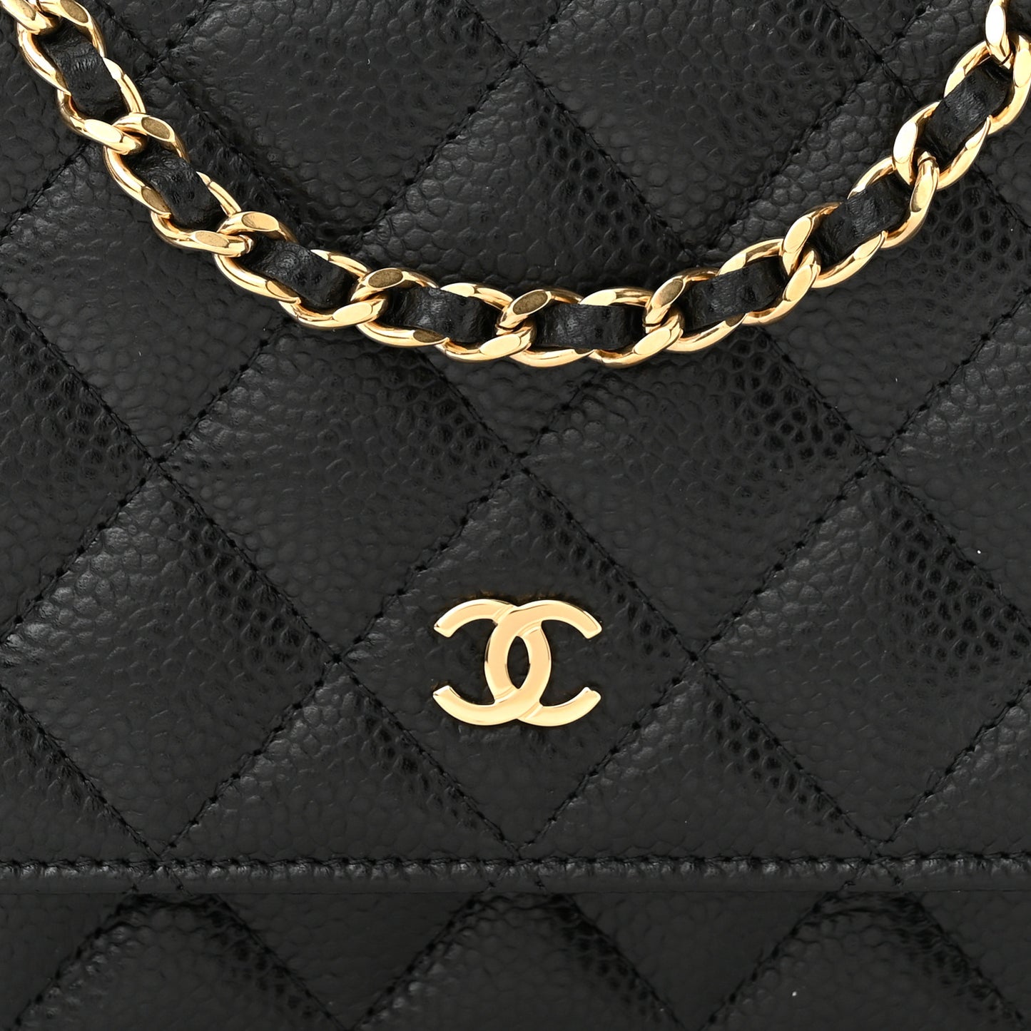 Caviar Quilted Wallet on Chain WOC Black