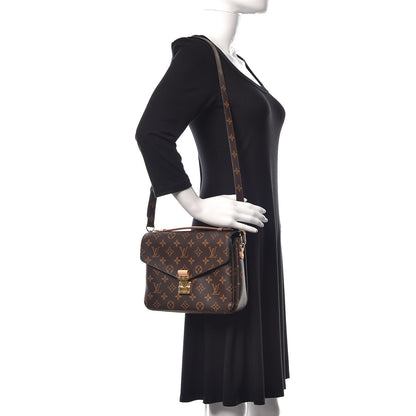 Louis Vuitton Monogram Pochette Metis 2 of 10