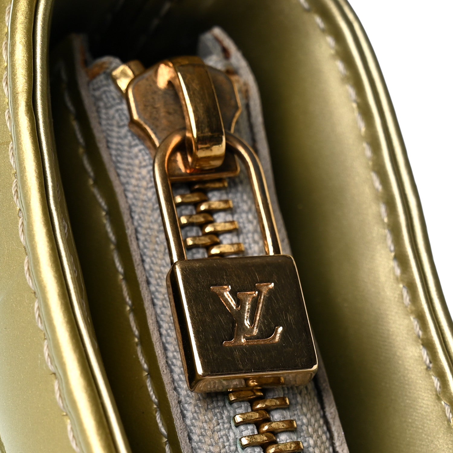Louis Vuitton Vernis Houston Silver 13 of 14