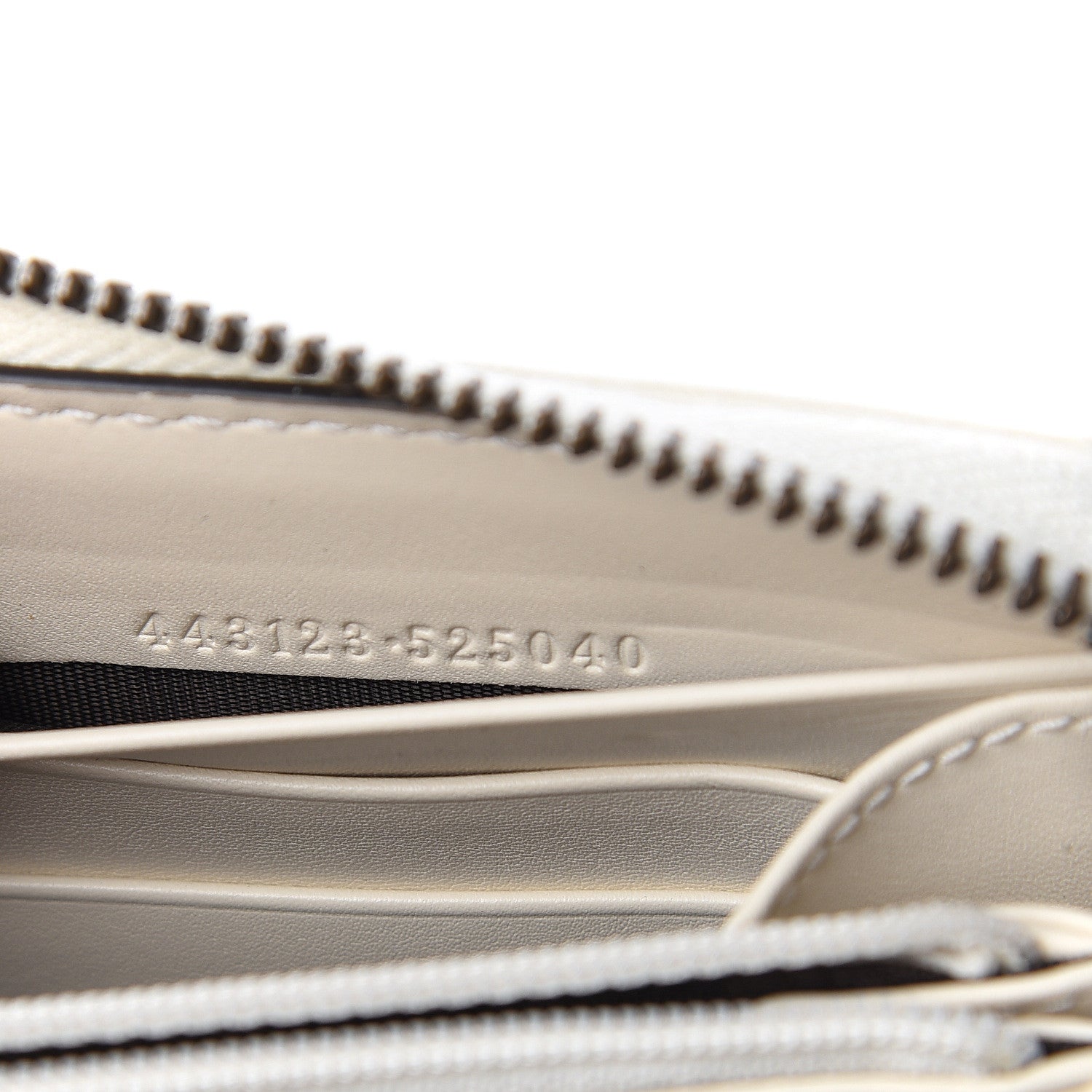 Gucci Calfskin Matelasse GG Marmont Zip Around Wallet White 6 of 9