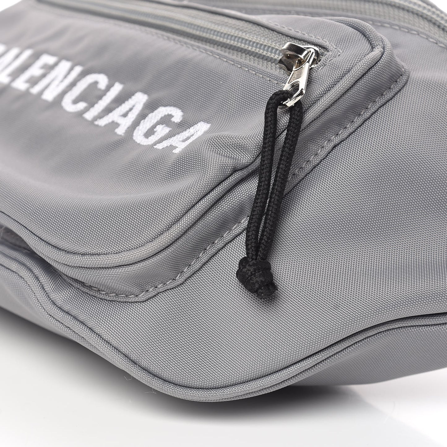 Textured Sport Nylon Logo Embroidered Wheel Beltpack Grey White