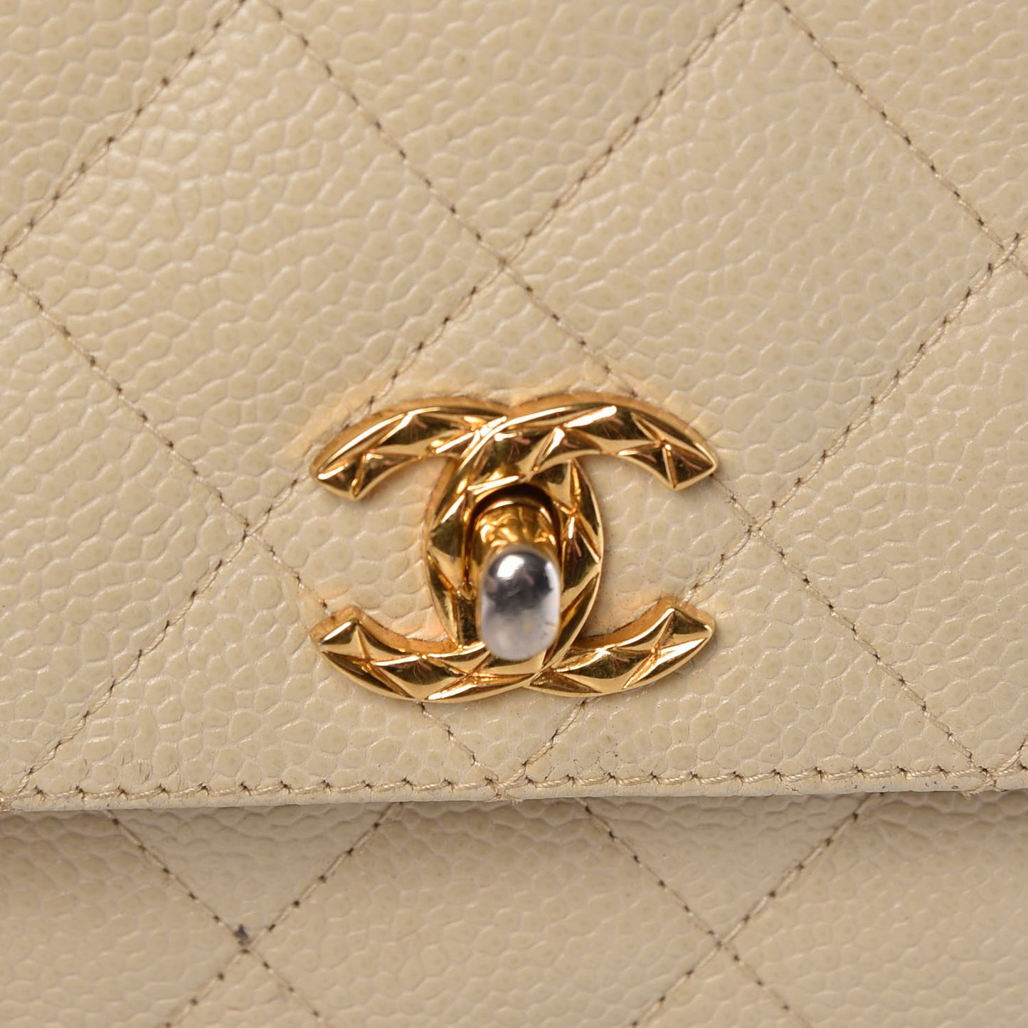 Caviar Quilted Shoulder Bag Beige Clair