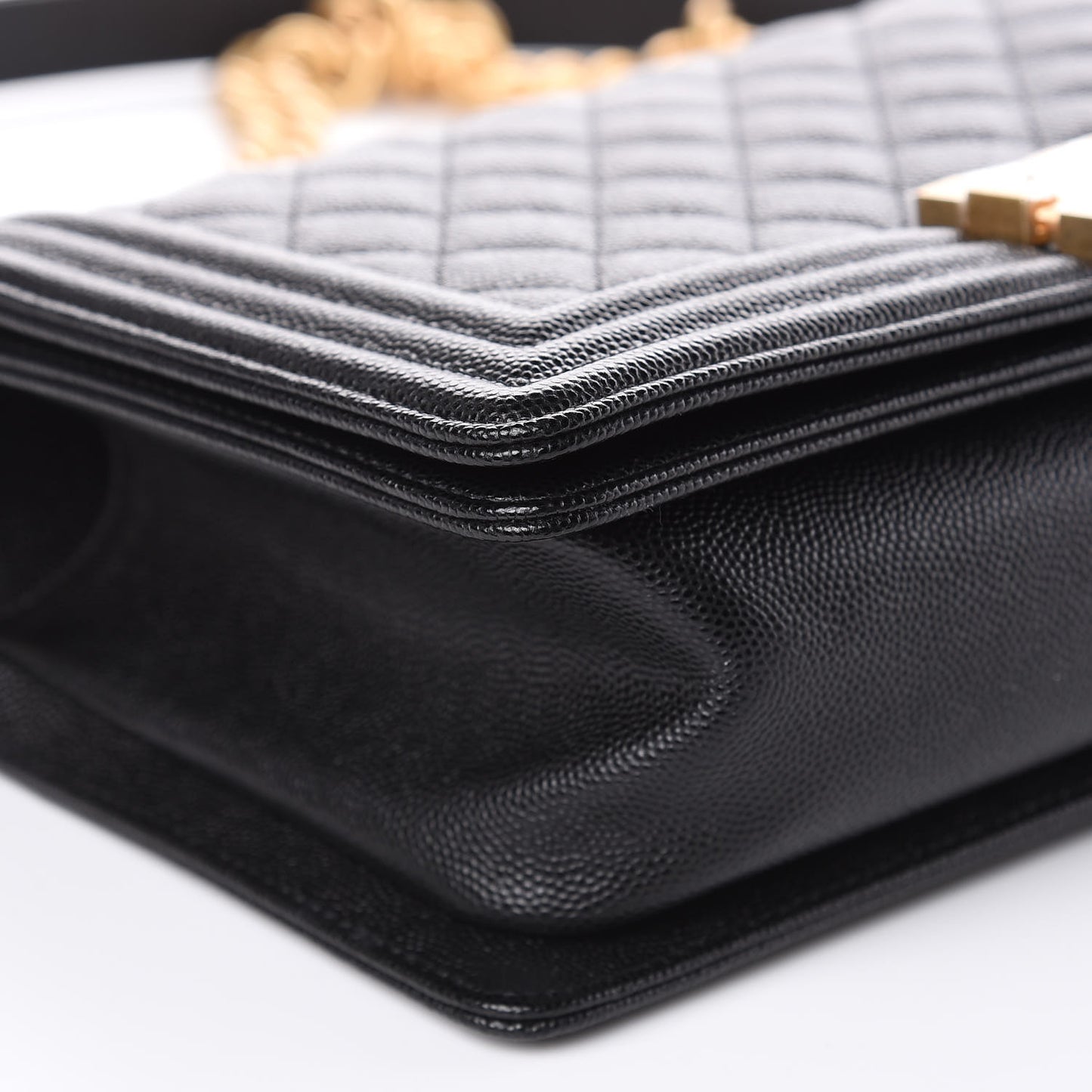 Caviar Quilted Medium Boy Flap Black