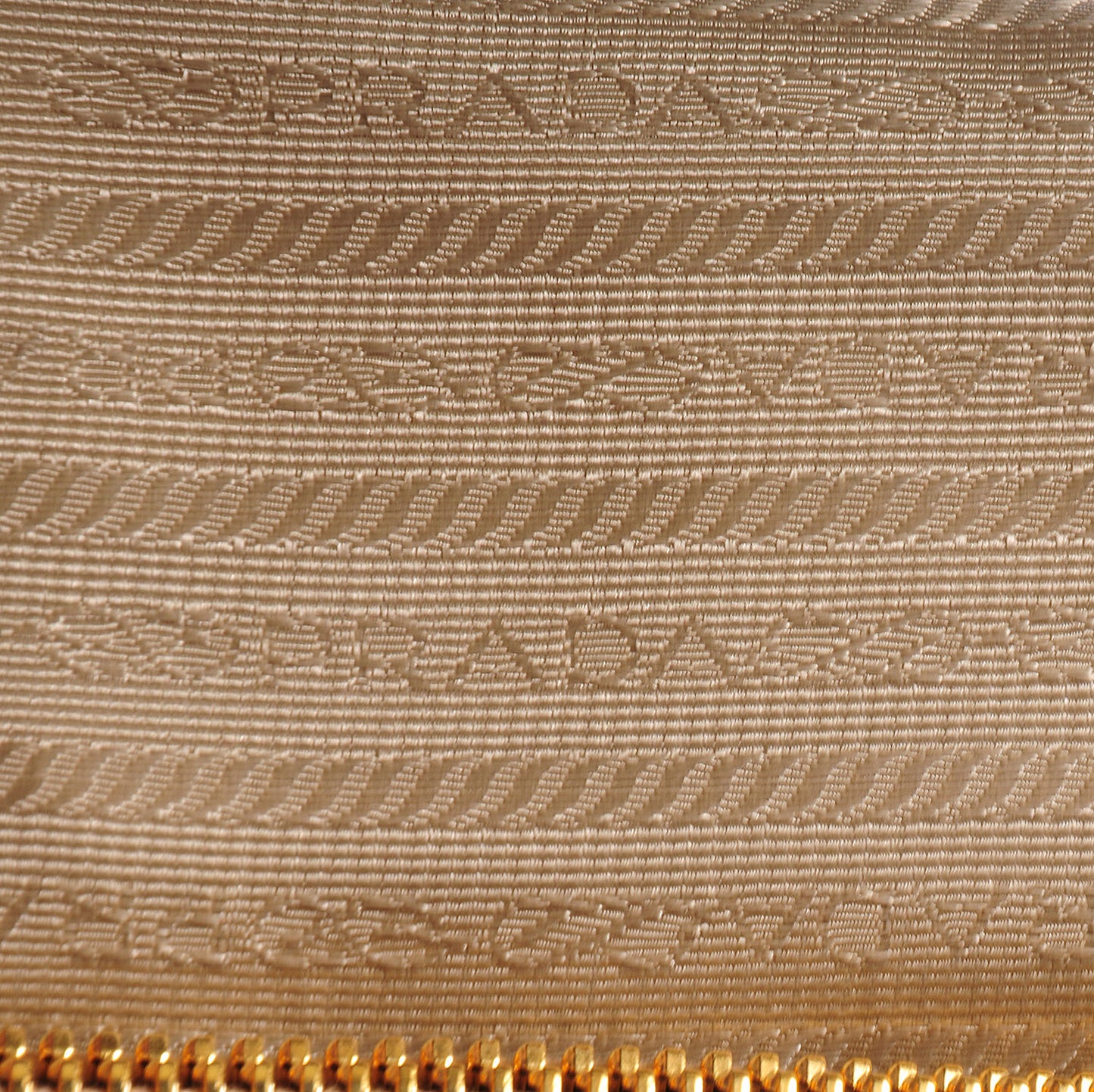 Vitello Daino Large Double Zip Tote Talco