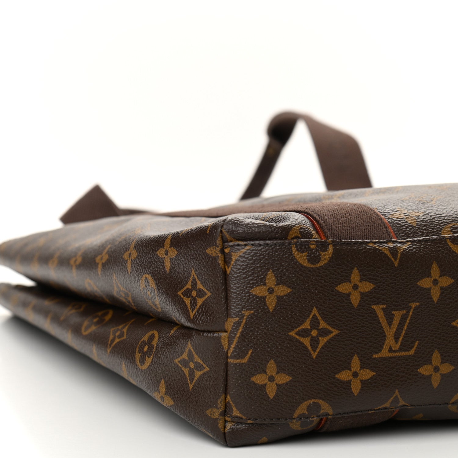 Louis Vuitton Monogram Cabas Beaubourg 8 of 9