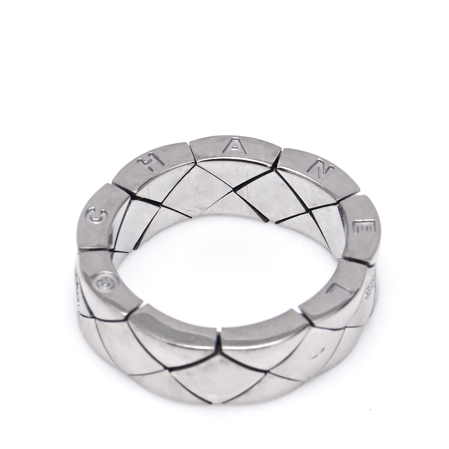 18K White Gold Diamond CHANEL Matelasse Ring 55 7.25