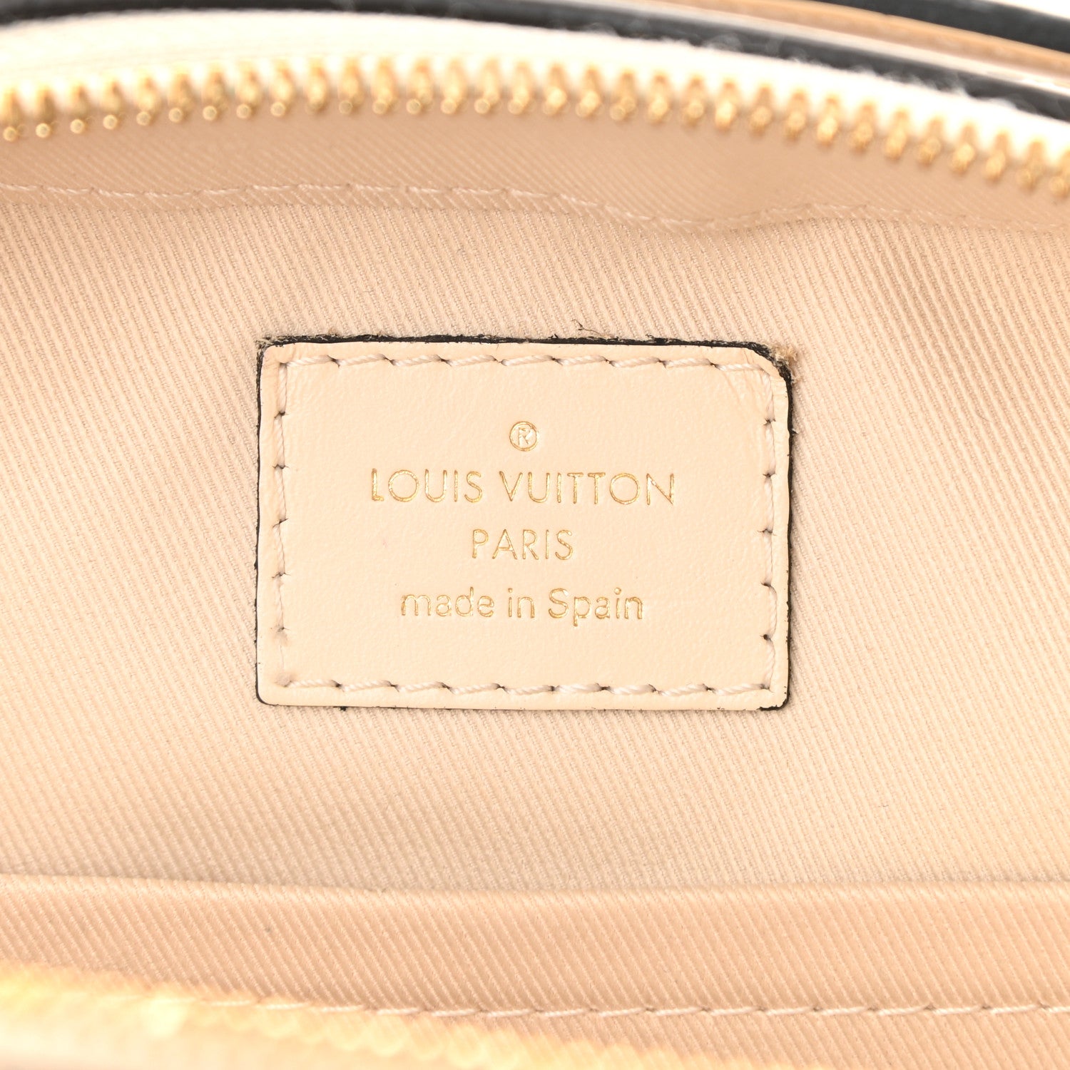 Louis Vuitton Monogram Saintonge Creme 7 of 11