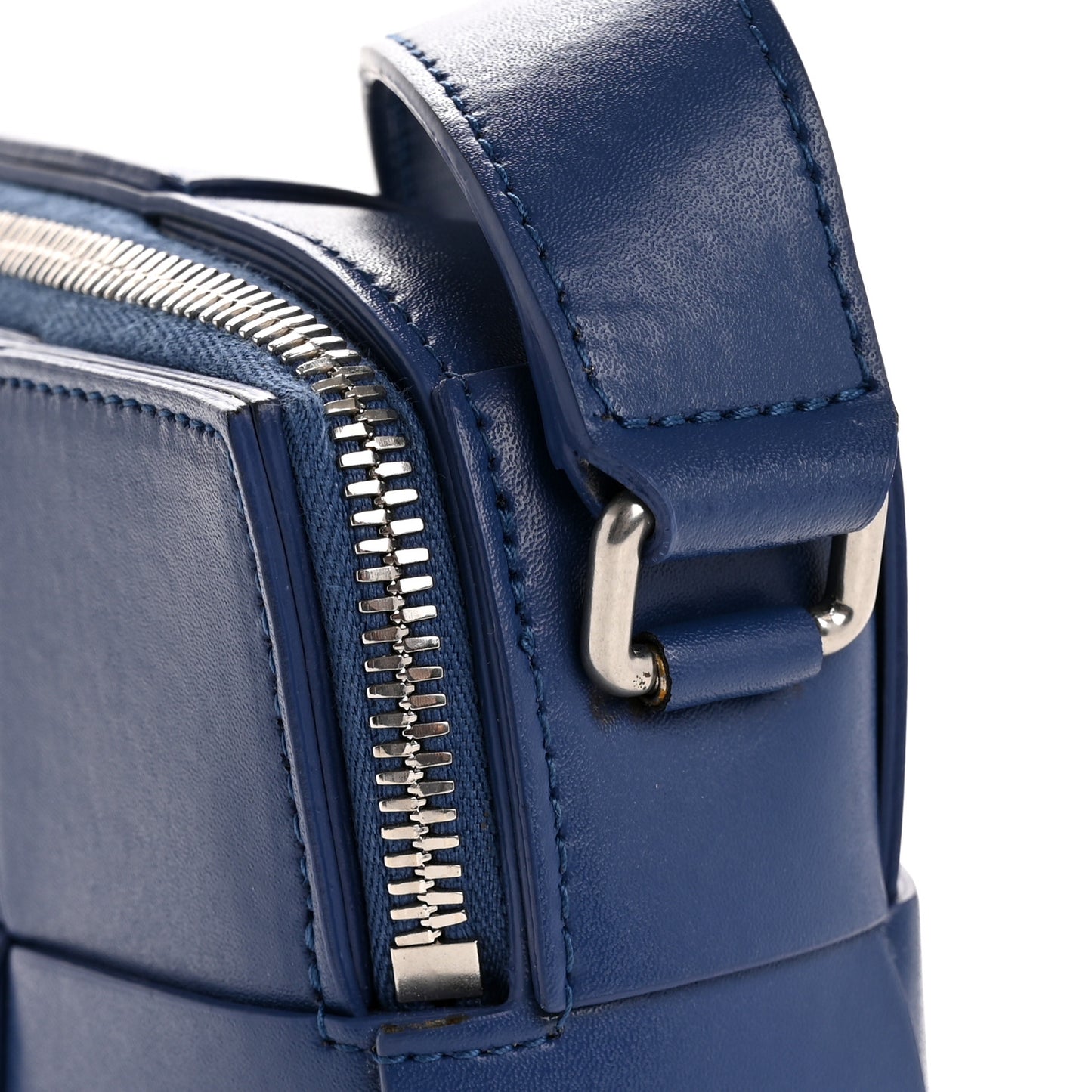 Lambskin Maxi Intrecciato Cassette Camera Bag Cruise