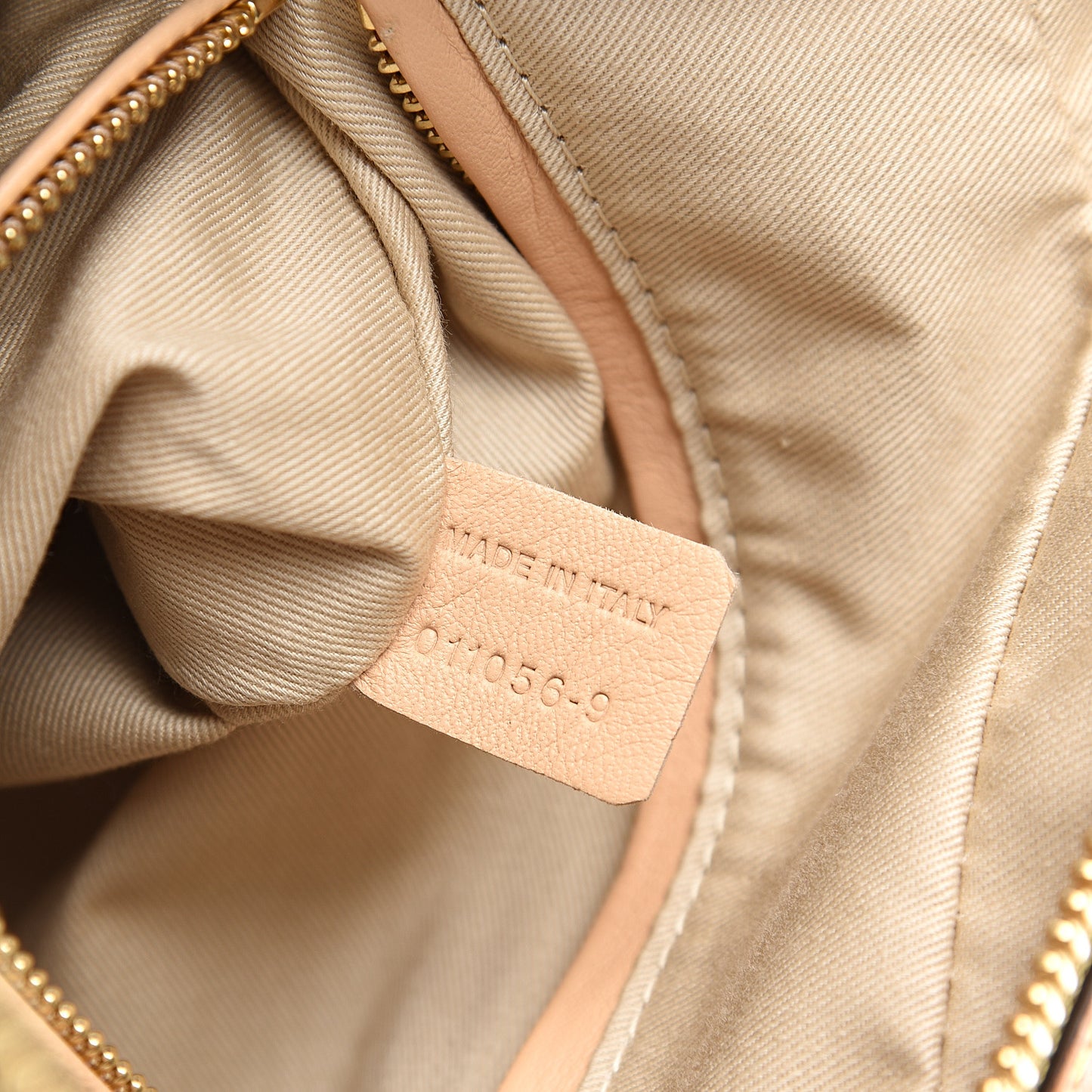 Calfskin Medium Paraty Curcuma