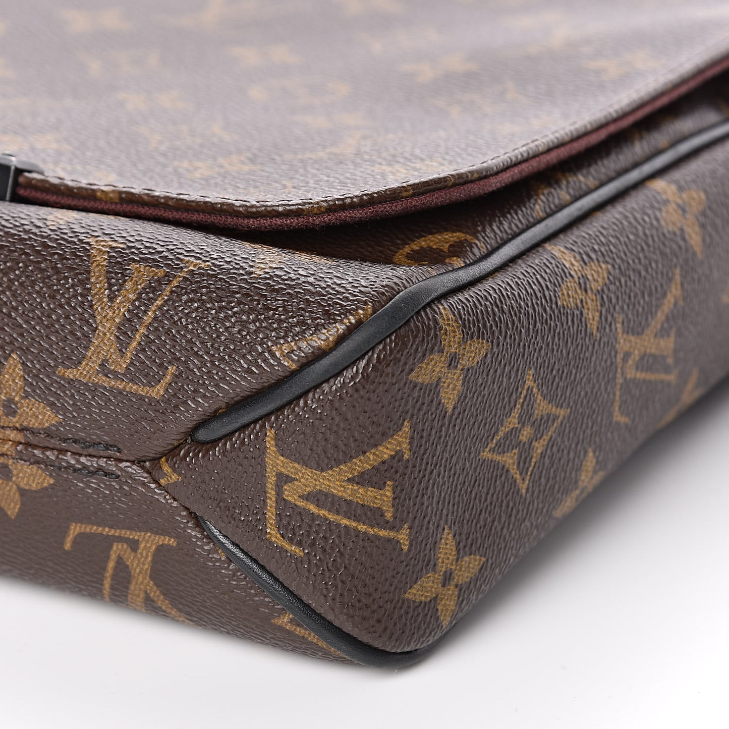 Monogram Macassar District PM