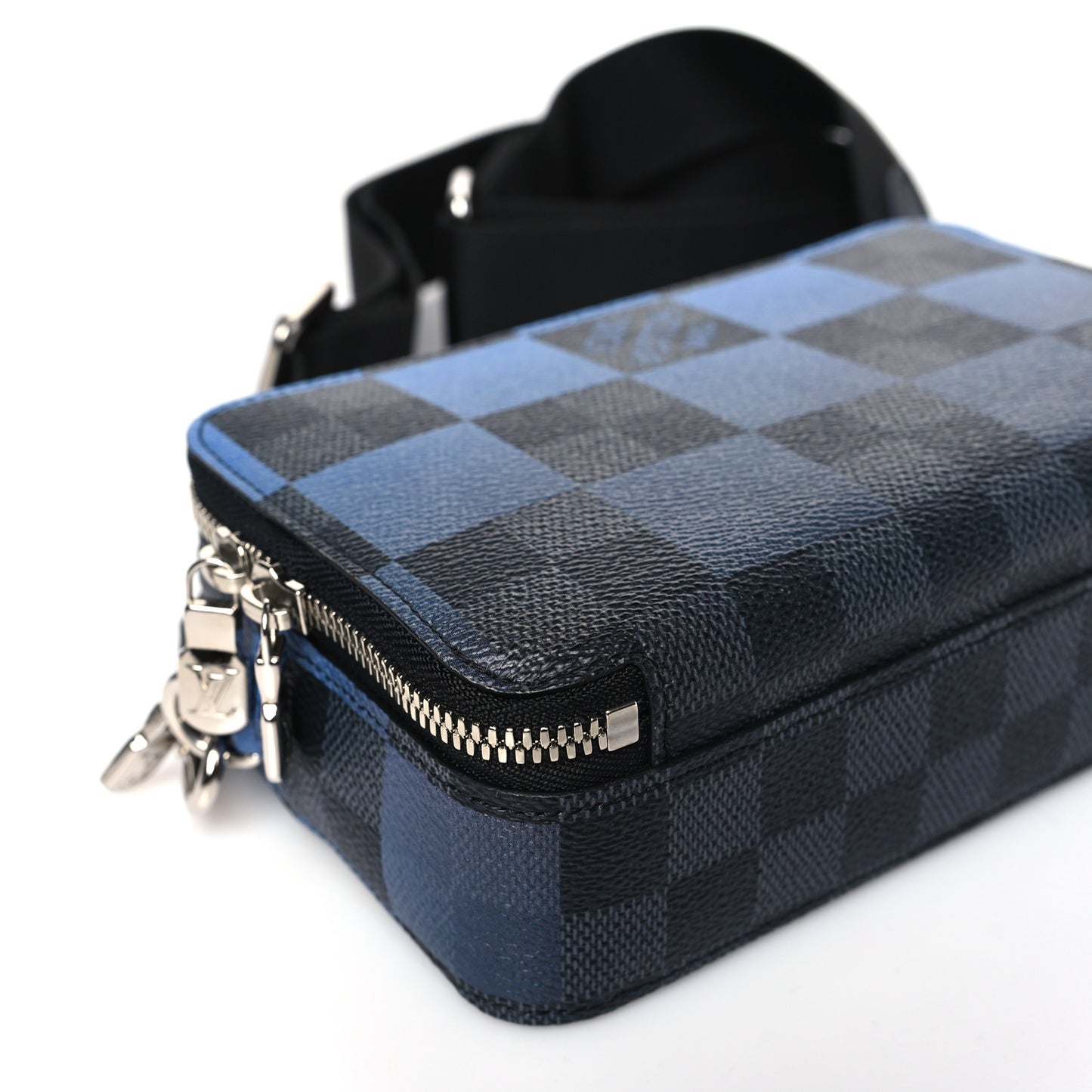 Giant Damier Graphite Alpha Wearable Wallet Navy