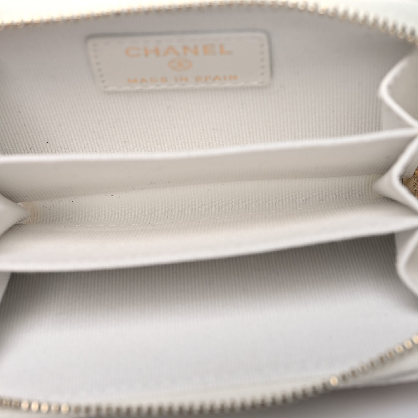 Caviar Enamel Coco Casino Quilted Zip Coin Purse White