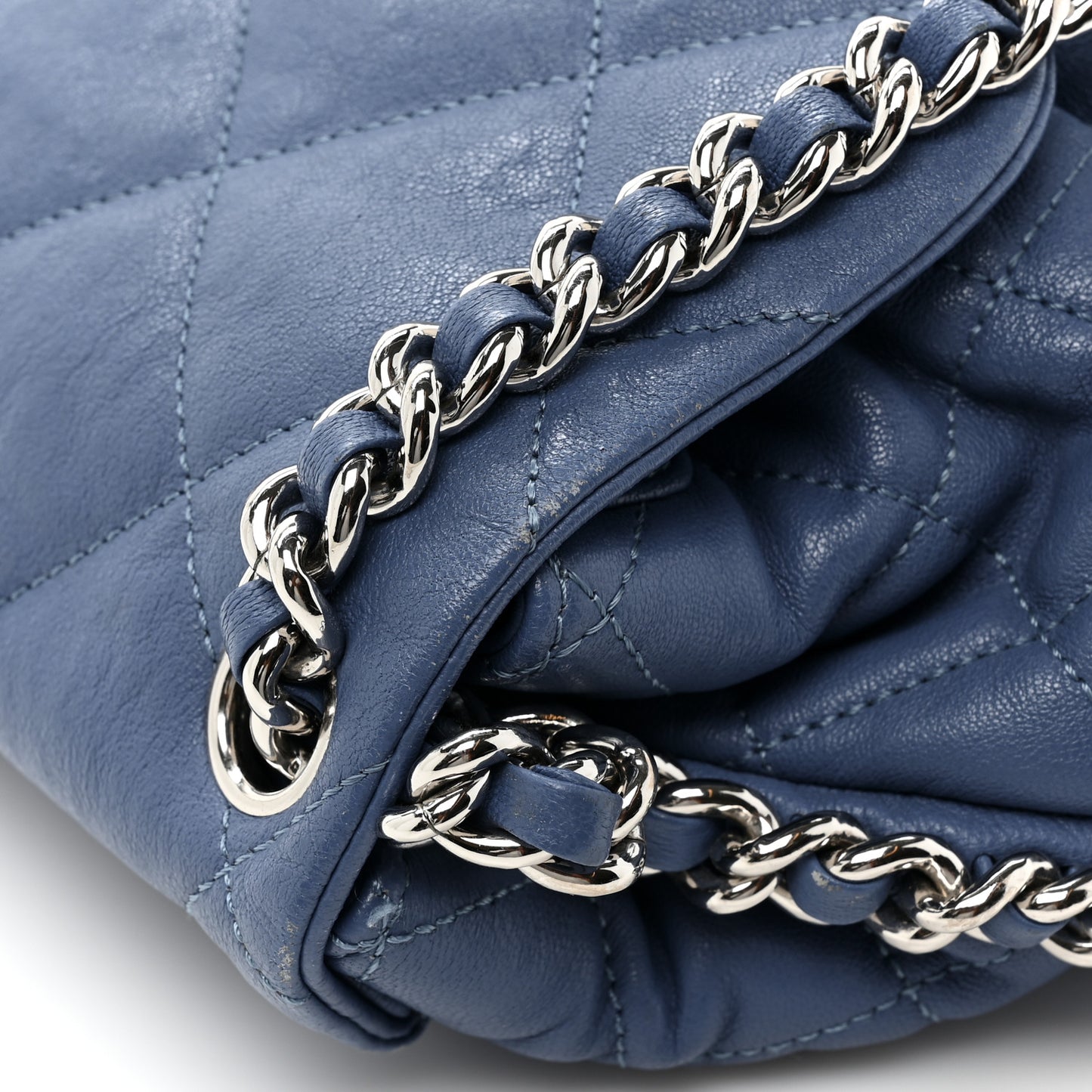 Washed Lambskin Quilted Medium Chain Around Messenger Blue