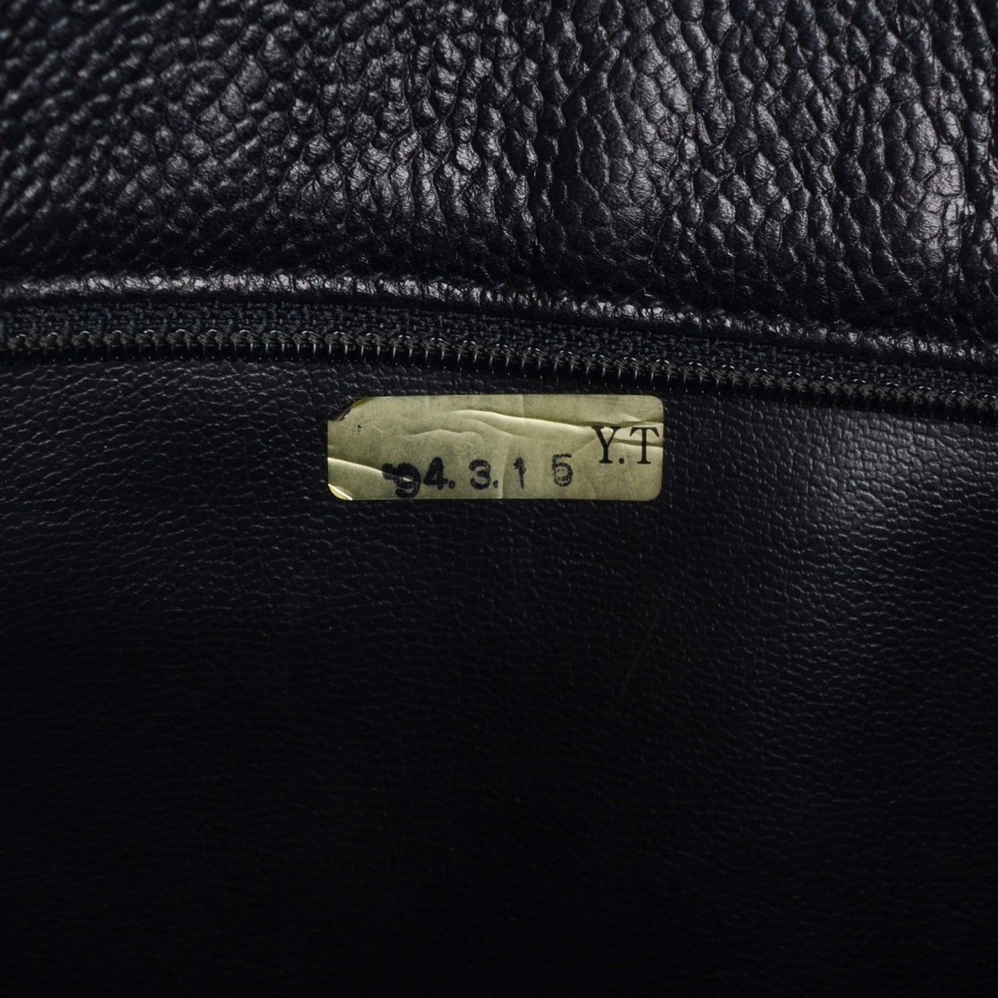 Caviar Quilted Shoulder Bag Black