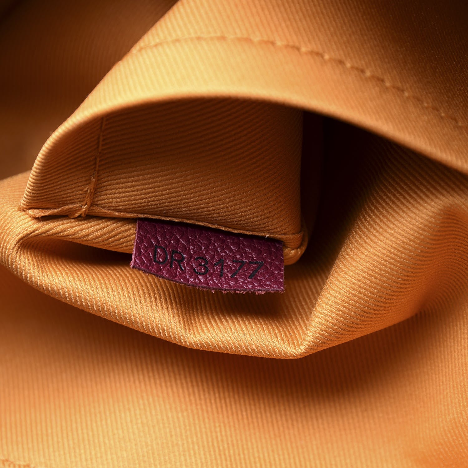 Louis Vuitton Monogram Manhattan NM Raisin 6 of 10