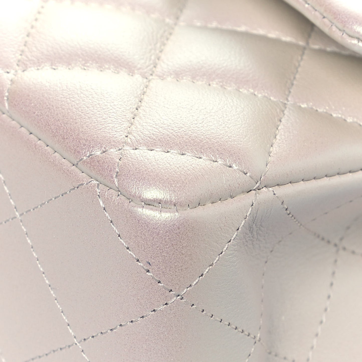 Iridescent Lambskin Quilted Medium Double Flap Ivory