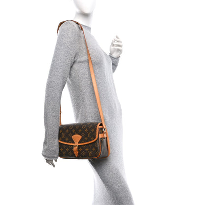Louis Vuitton Monogram Sologne 2 of 11