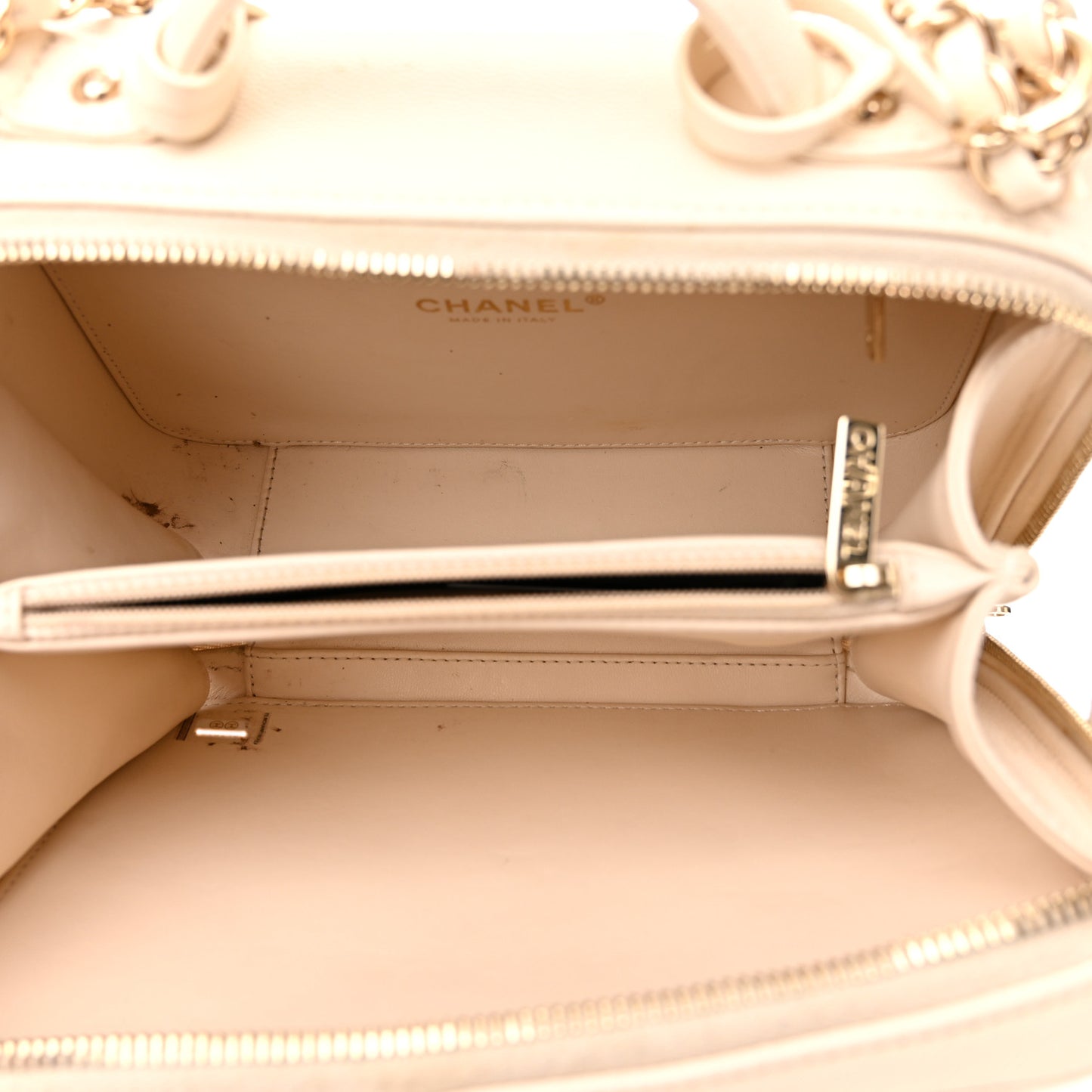 Caviar Quilted Medium CC Filigree Vanity Case Light Beige