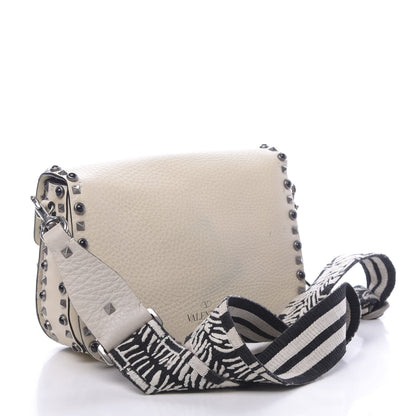Valentino Garavani Pebbled Calfskin Onyx Medium Guitar Strap Rockstud Rolling Flap Saddle Bag Ivory 3 of 12