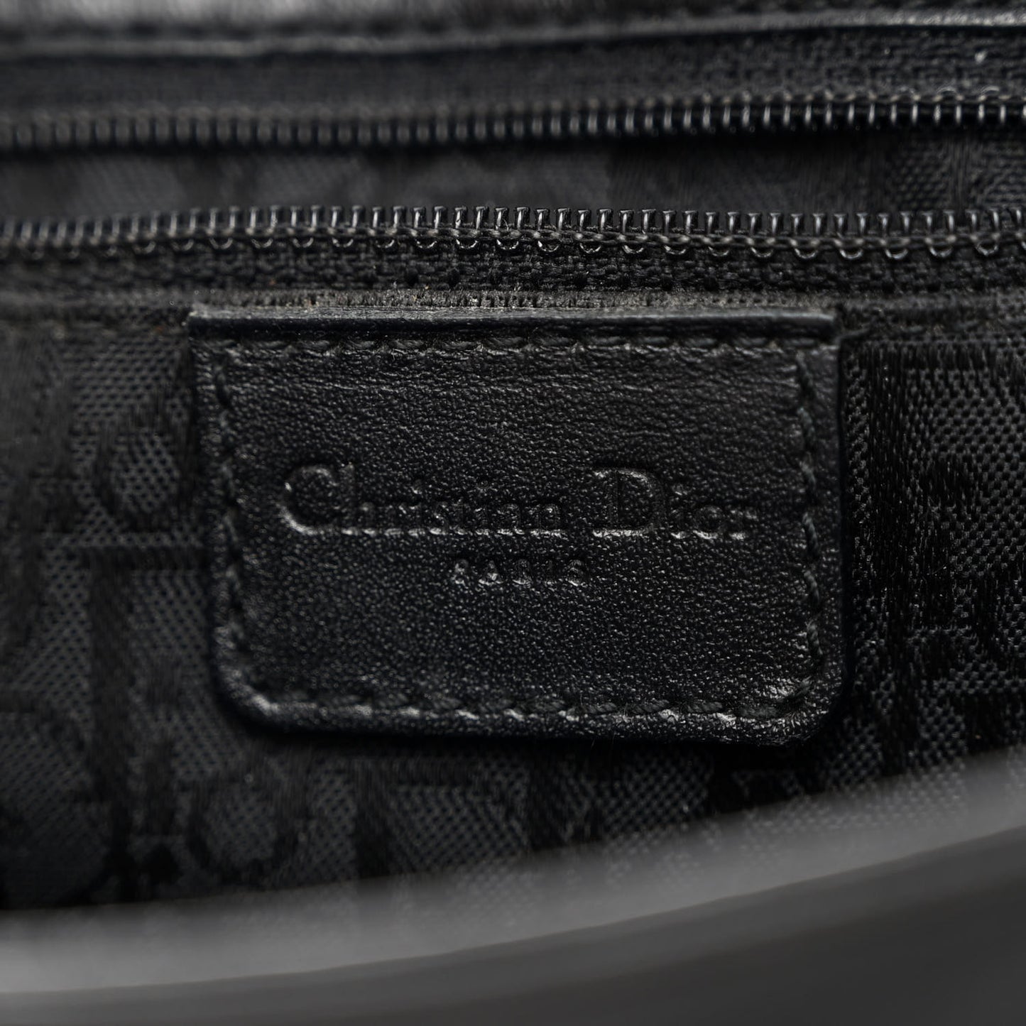 Calfskin Street Chic Messenger Black
