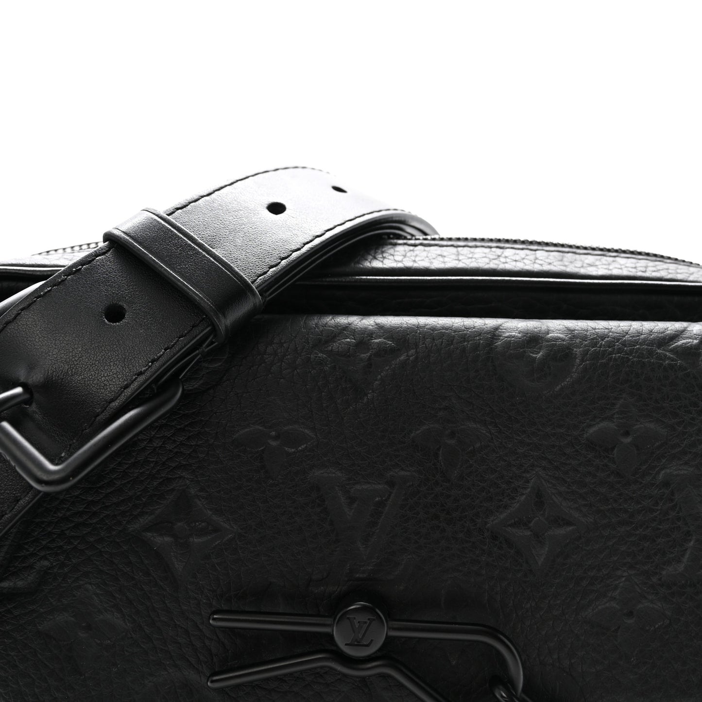Taurillon Monogram Steamer Messenger Black
