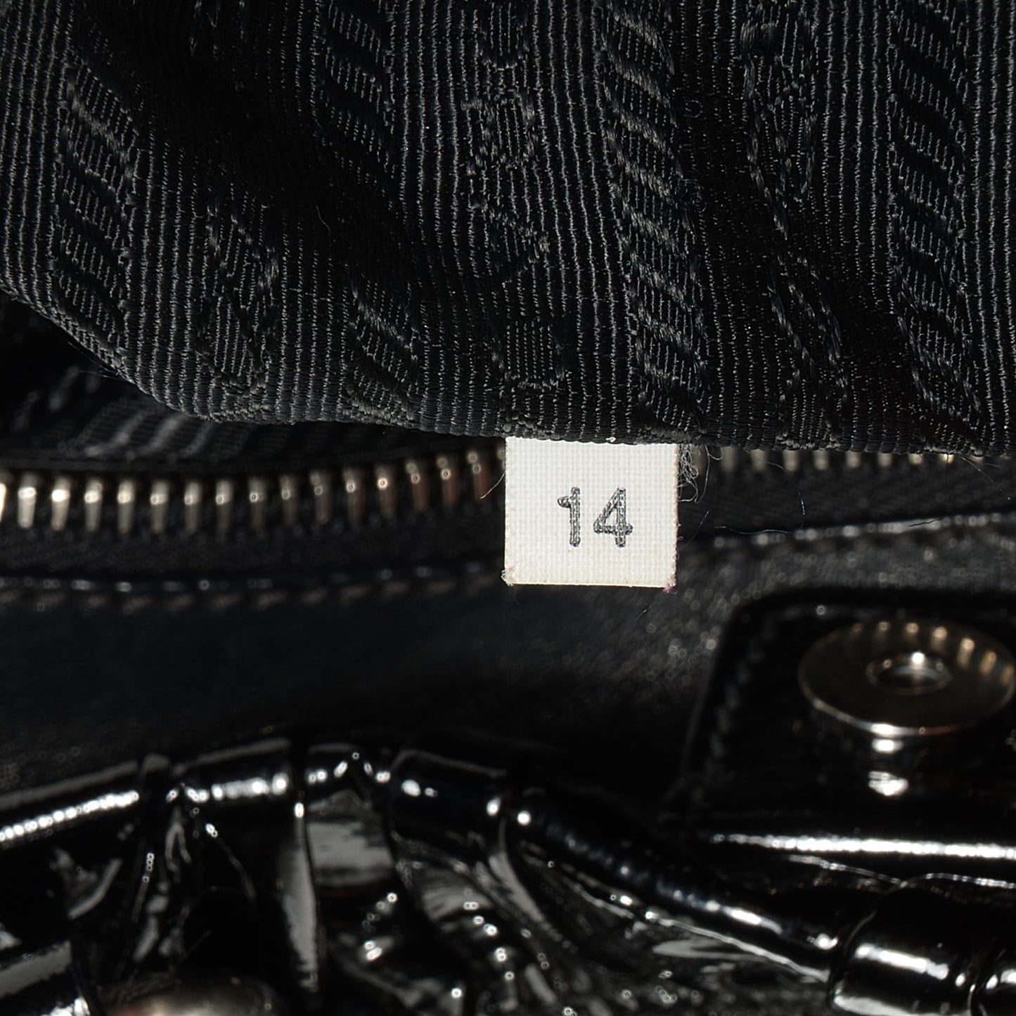 Vernice Gaufre Tote Black