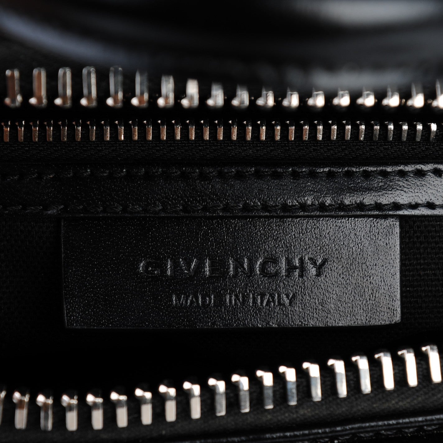 Shiny Lord Calfskin Mini Antigona Black