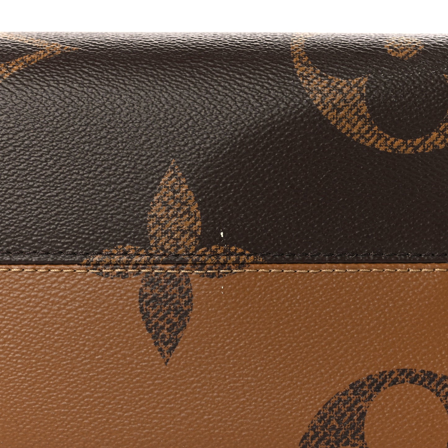 Reverse Monogram Giant Onthego MM