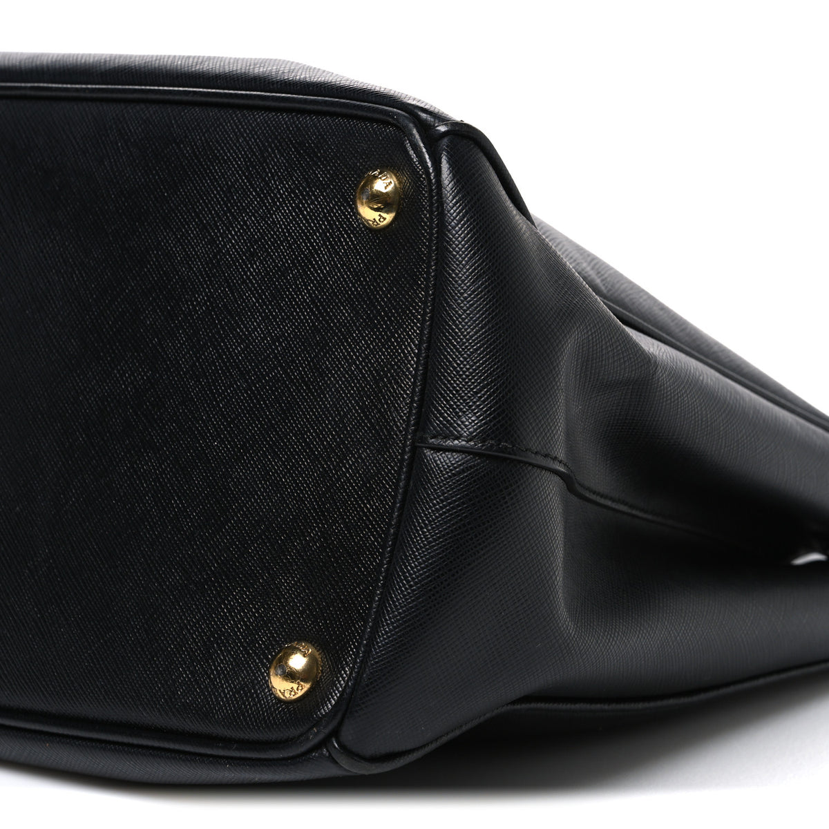 Saffiano Lux Medium Galleria Double Zip Tote Black
