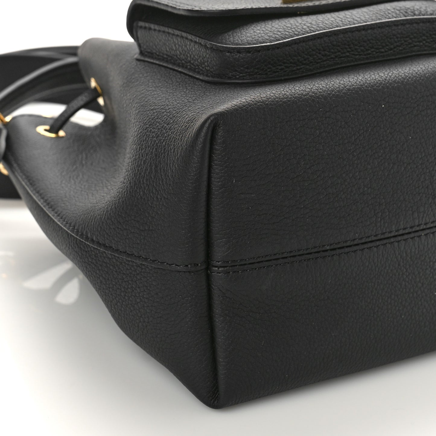 Calfskin Lockme Bucket MM Black