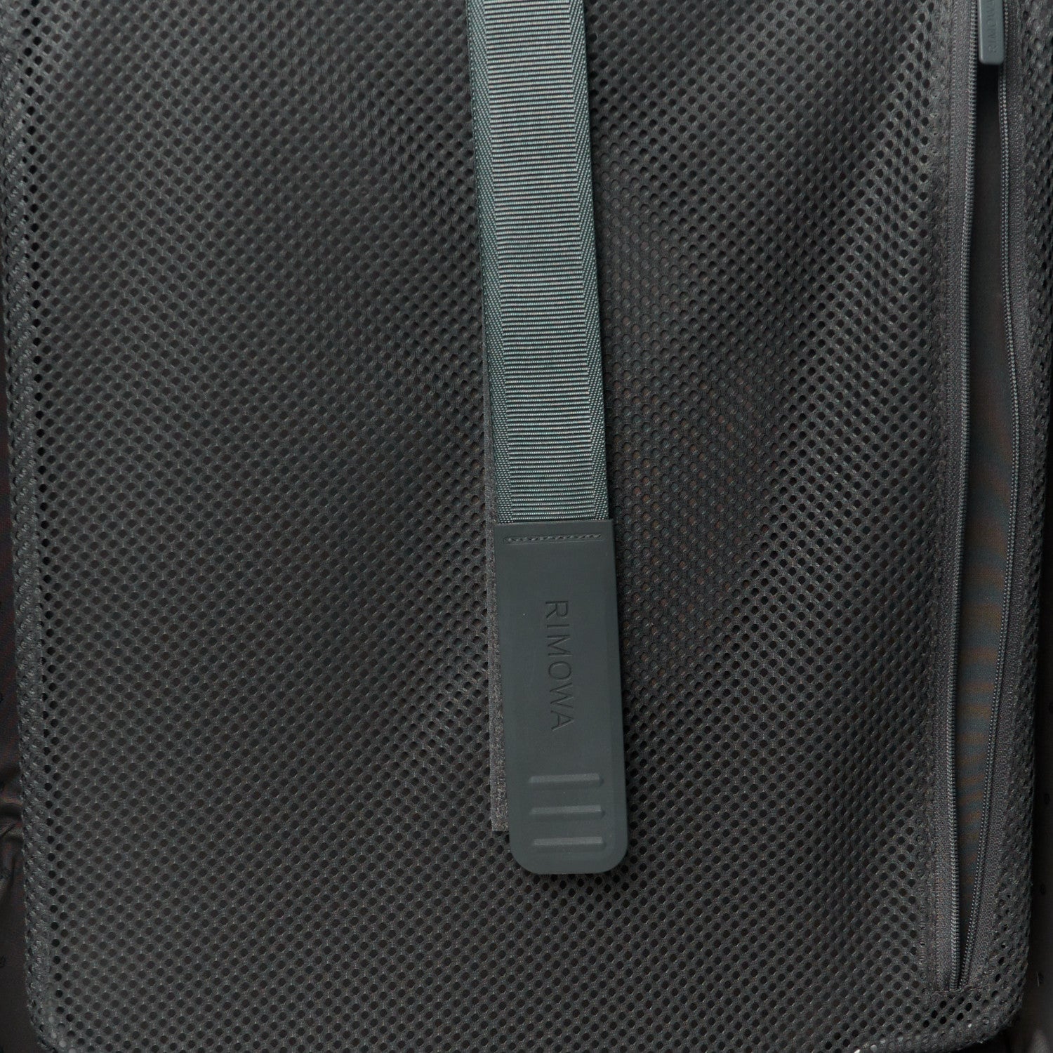 Rimowa Gloss Polycarbonate Aluminum Hybrid Cabin Gloss White 6 of 14