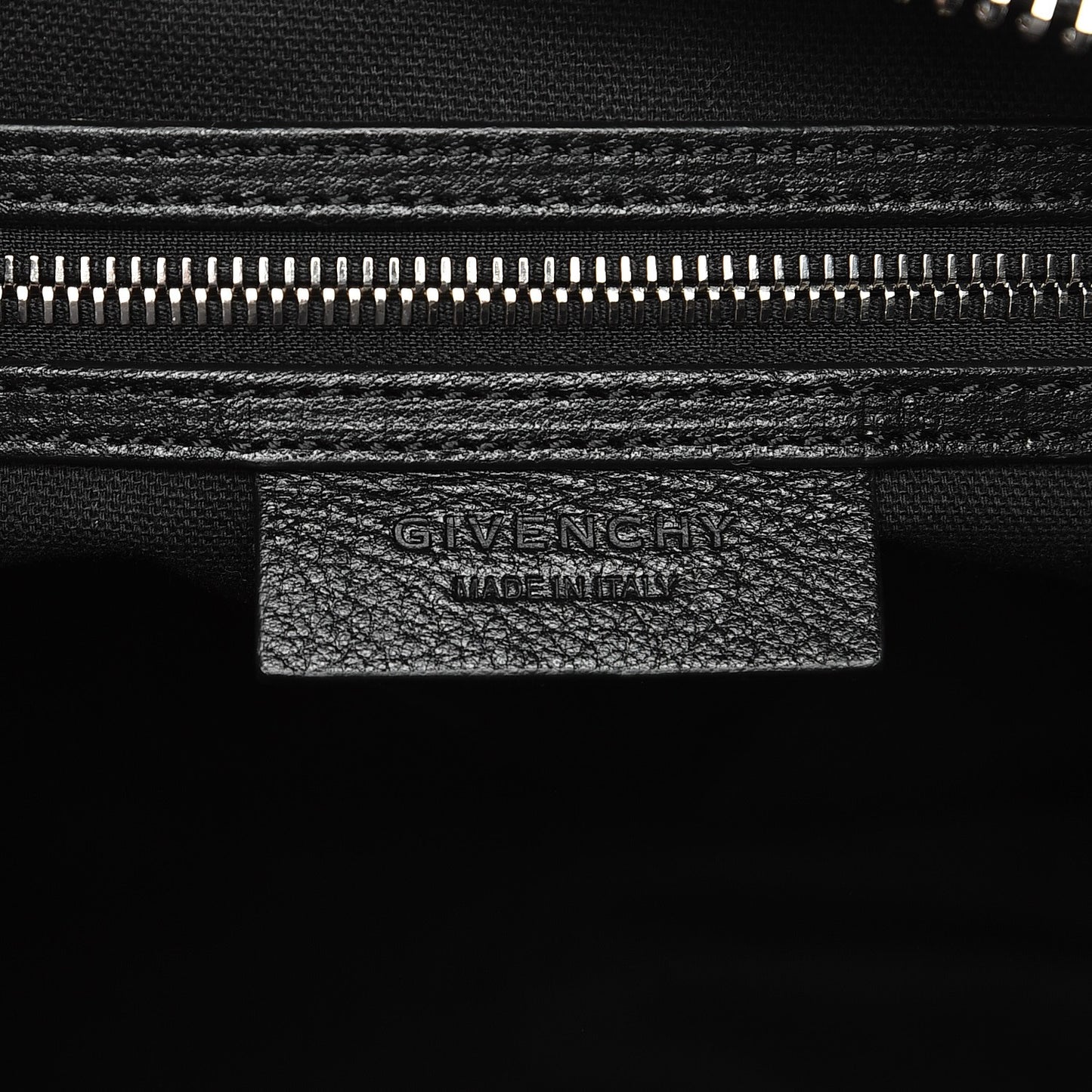Sugar Goatskin Medium Antigona Black