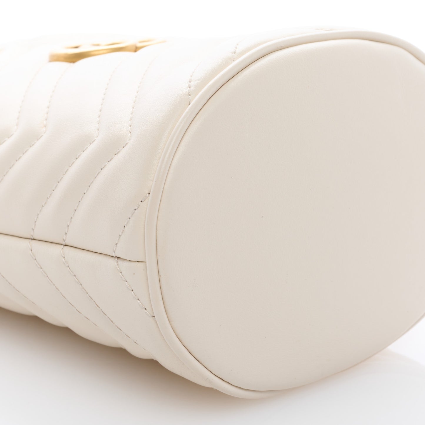 Calfskin Matelasse Mini GG Marmont 2.0 Bucket Bag White
