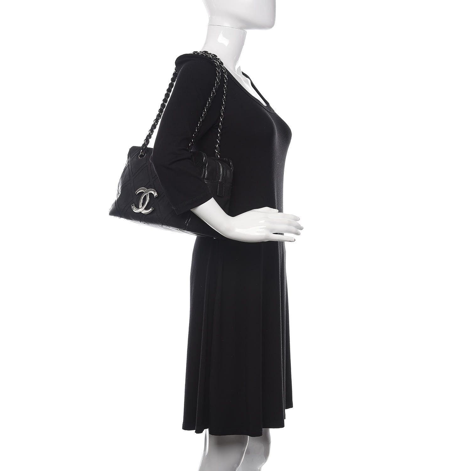 Chanel Calfskin Diamond Stitch Tote Black 2 of 14