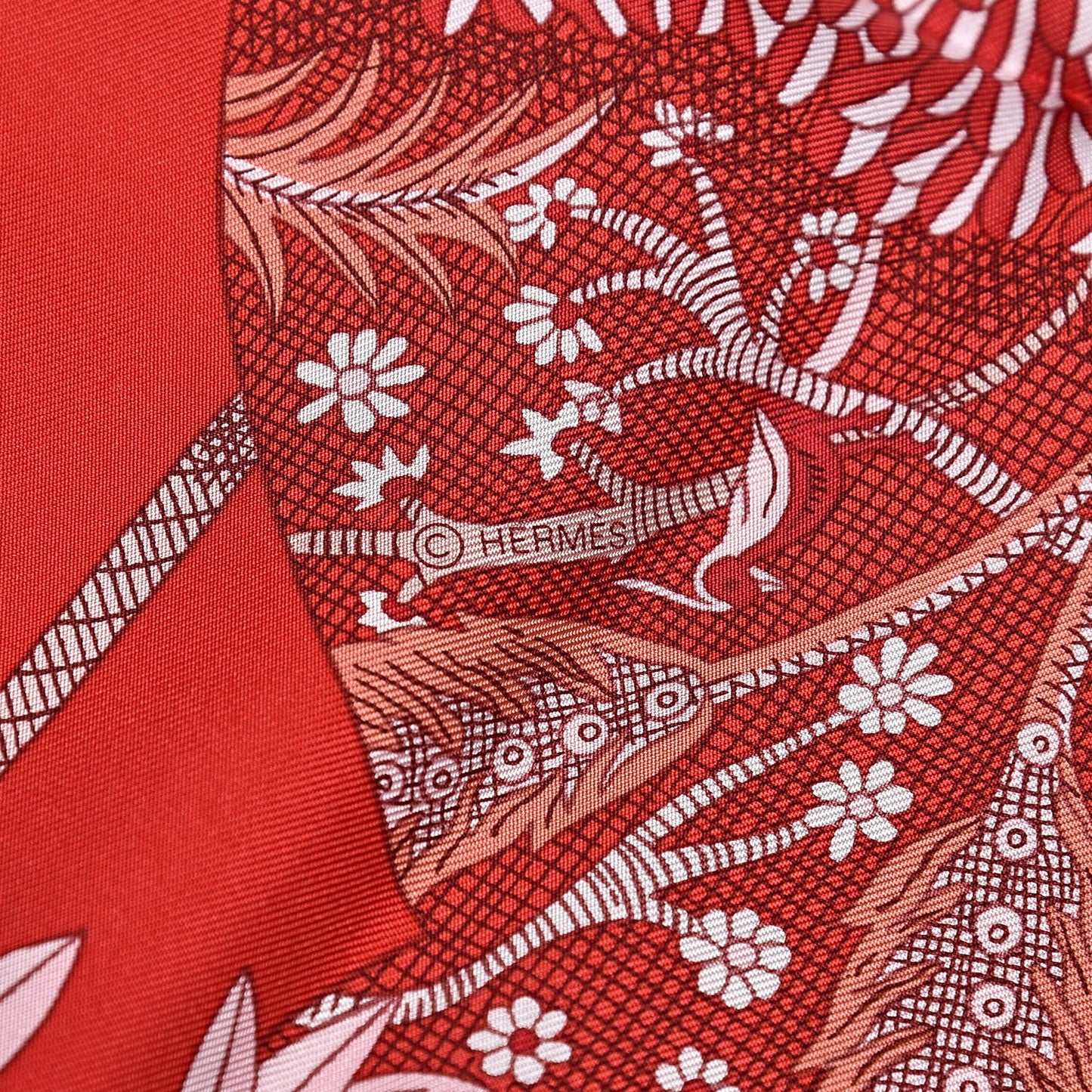 Silk Acte III Scene I La Clairiere Scarf 90 Rouge Rose Blanc