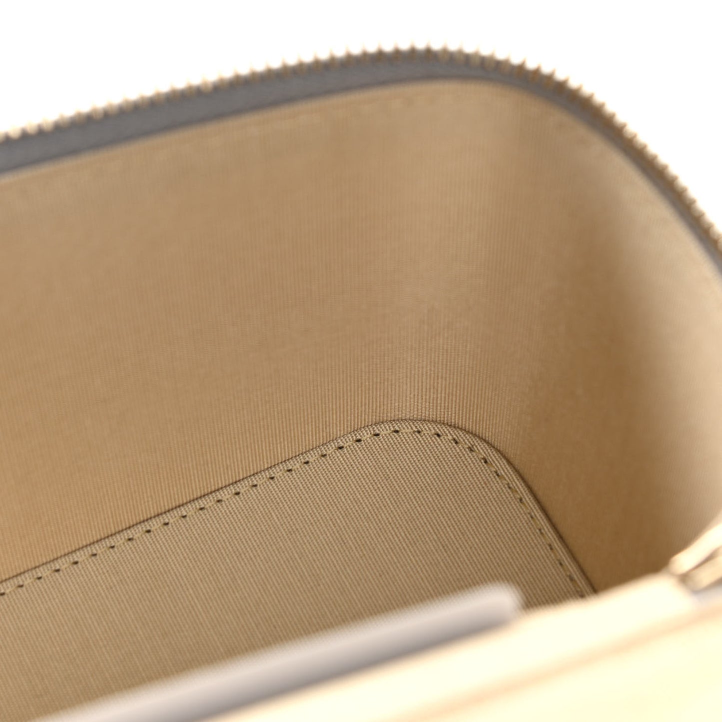 Lambskin Quilted Small Pearl Crush Vanity Case With Chain Grey