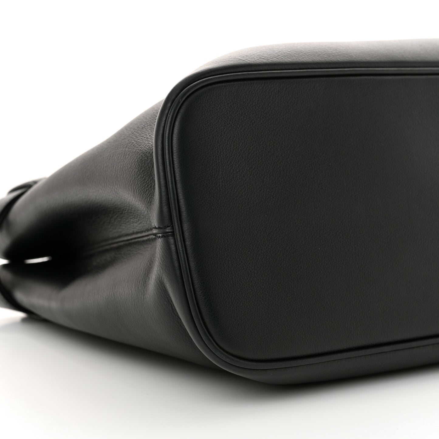 Vitello Daino Large Buckle Bag With Belt Black