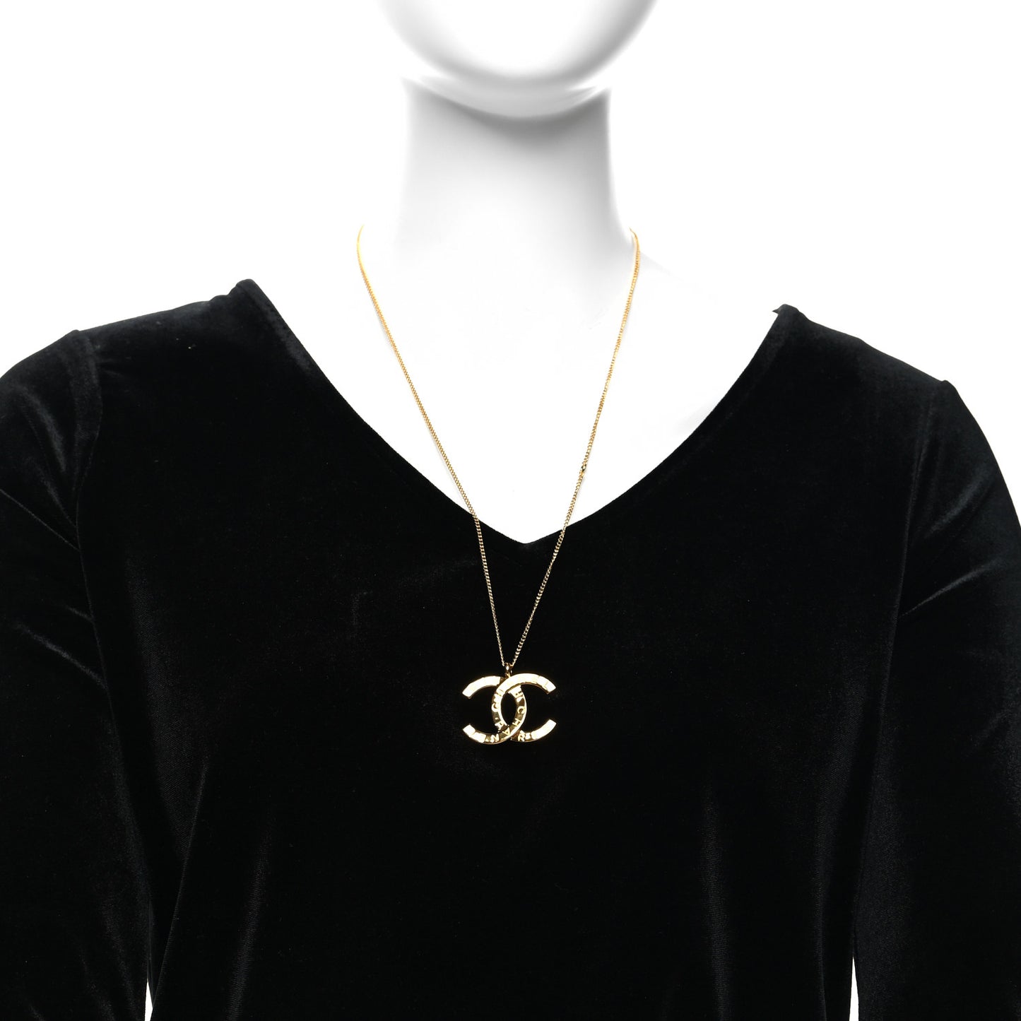 Metal CC Paris Button Necklace Gold