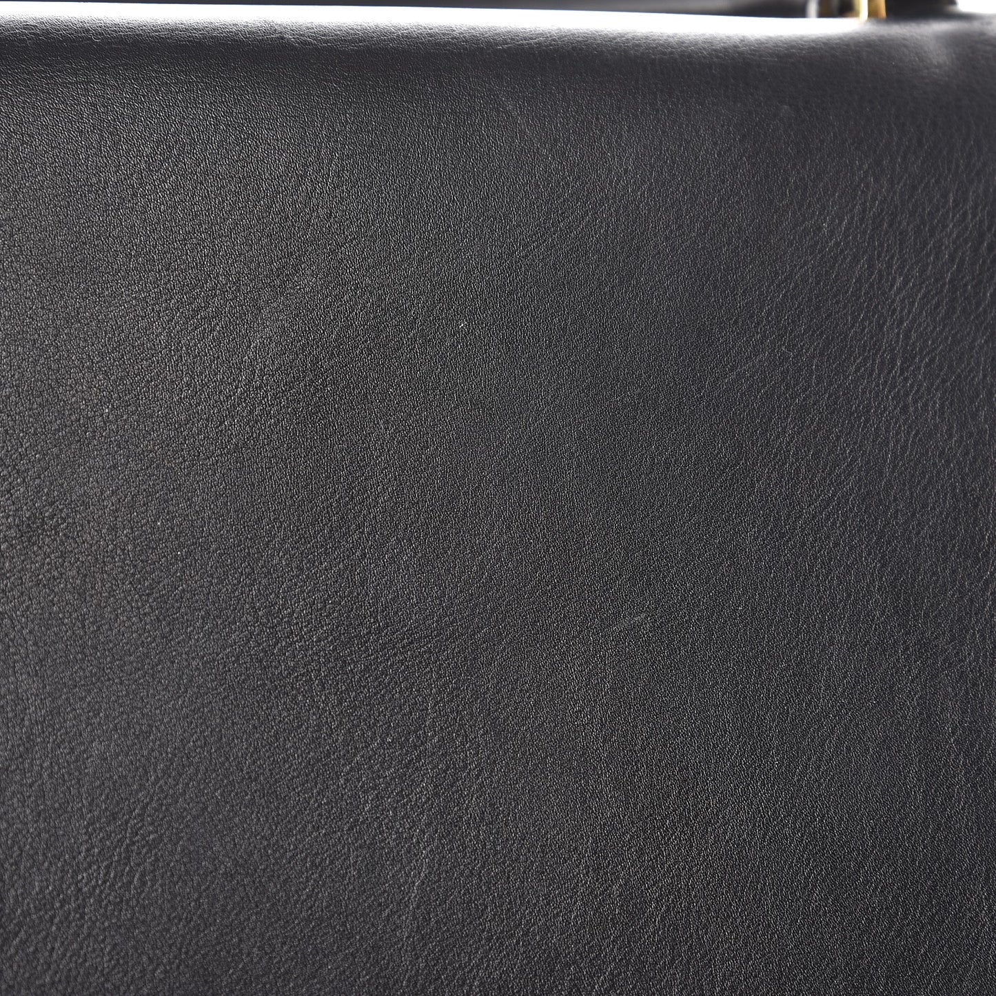 Felt Smooth Calfskin Medium Trapeze Pearl Grey