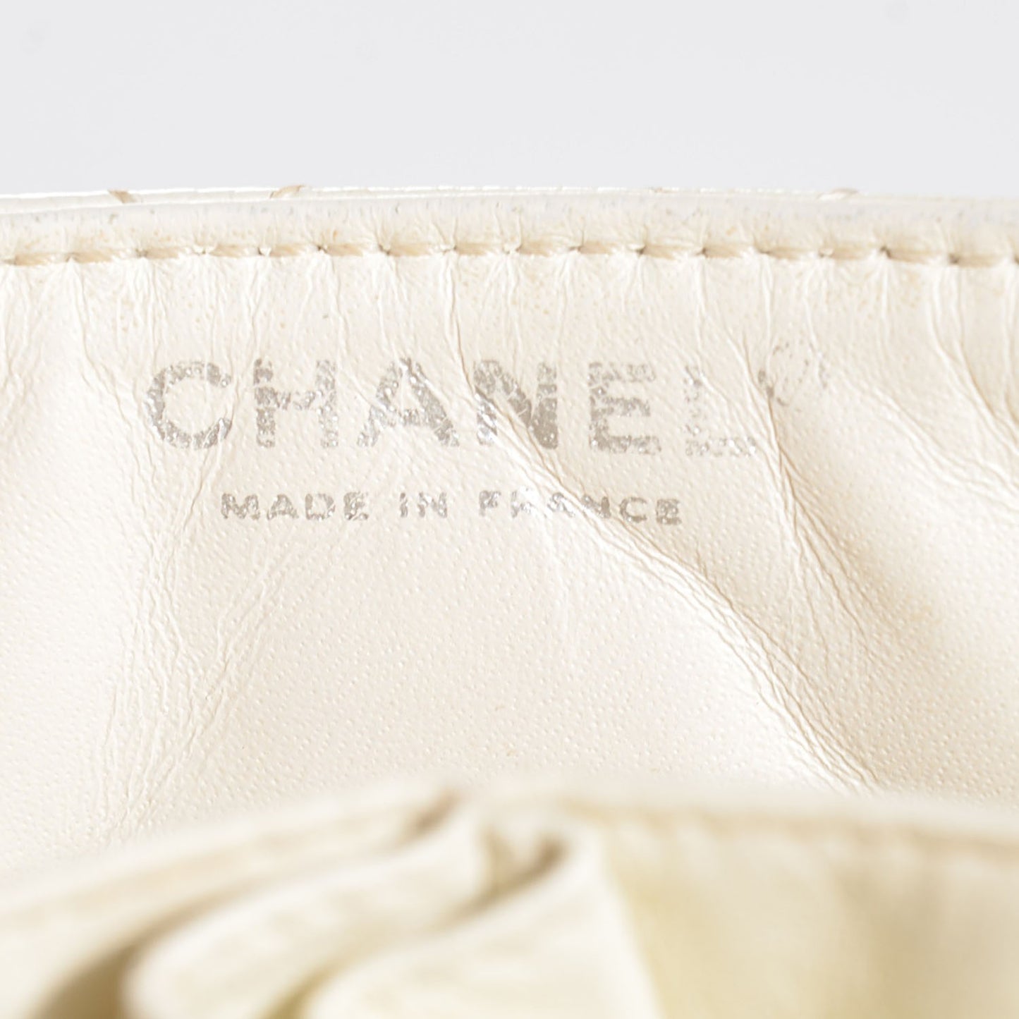 Caviar Quilted East West Flap White