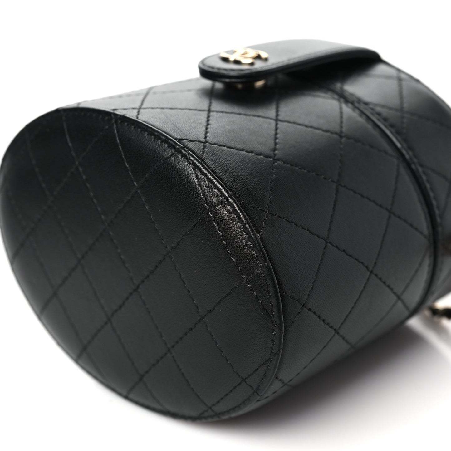 Lambskin Quilted Round Vanity Case With Chain Black